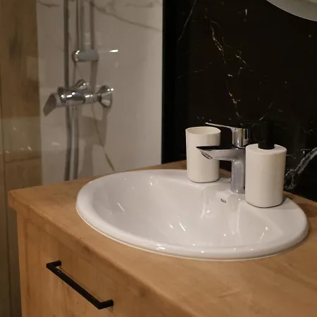 Przytulna Kawalerka 77 Apartamento