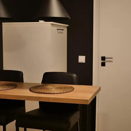 Przytulna Kawalerka 77 Apartamento